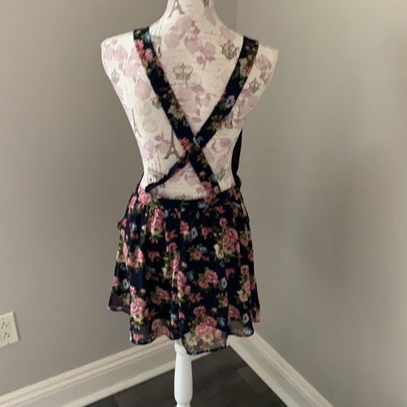 Forever 21 floral overalls - Picture 2 of 3